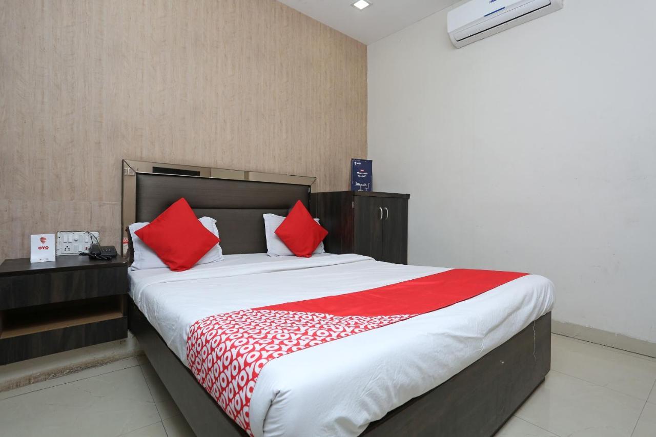 Oyo 6325 Hotel Kiran Rāipur Kültér fotó