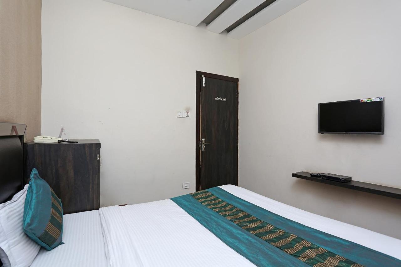 Oyo 6325 Hotel Kiran Rāipur Kültér fotó