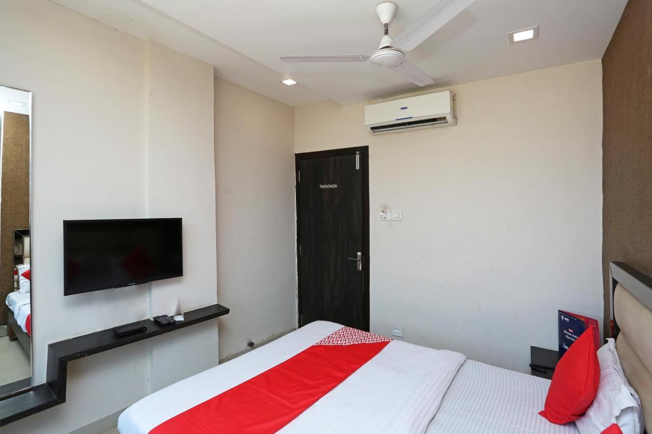 Oyo 6325 Hotel Kiran Rāipur Kültér fotó