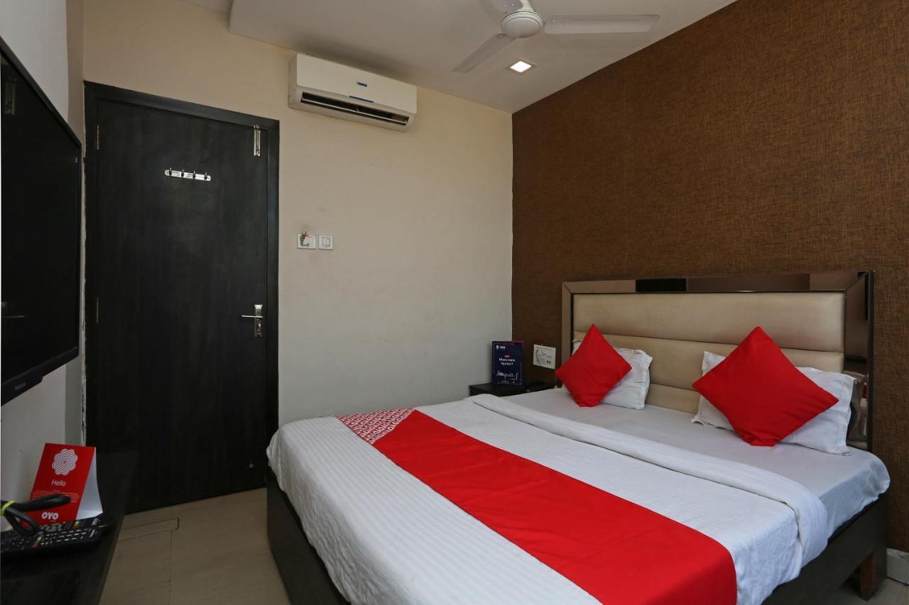Oyo 6325 Hotel Kiran Rāipur Kültér fotó